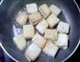 蒜苗烧豆腐的做法图解2