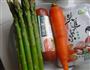 姜片火腿芦笋卷的做法图解1