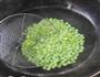 胡萝卜豌豆的做法图解3