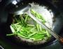 圣女果炒蒜薹的做法图解5