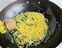 韭菜炒黄面的做法图解7