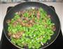 腊肠炒四季豆的做法图解7
