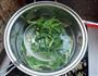 蛋丝拌菠菜的做法图解2