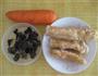 胡萝卜木耳炒油条的做法图解1