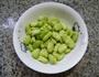 蚕豆炒荸荠的做法图解3