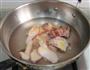 莲子炖草鸡的做法图解3
