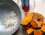 高汤南瓜枸杞粥的做法图解2