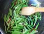 杏鲍菇炒芹菜的做法图解8