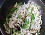 杏鲍菇炒芹菜的做法图解9