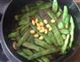 白果炖豆角的做法图解3