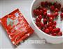 樱桃肉果冻的做法图解1