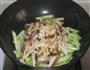 烟熏肉茶干炒西葫芦的做法图解7
