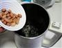 芝麻花生黑米糊的做法图解3