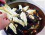鲶鱼炖茄子的做法图解8