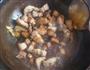 杏鲍菇红烧肉的做法图解7