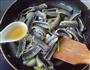 蒜子烧刀鳅的做法图解5