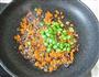 五彩菠萝炒饭的做法图解12