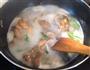 娃娃菜腐竹鱼骨煲的做法图解4