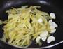 豆角丝榨菜丝和肉丝的做法图解6
