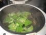凉瓜海带排骨汤的做法图解6