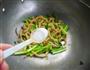 蒜薹面筋丝的做法图解11