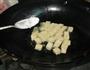 芹菜豆腐丁的做法图解2