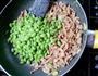 香菜豆仁炒肉丝的做法图解10