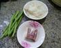 梅豆咸肉炒饭的做法图解1