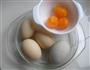 三色蒸蛋的做法图解1