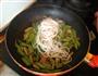 芹菜炒粉的做法图解7