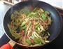 芹菜炒粉的做法图解8