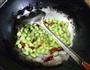 油豆腐炒毛豆的做法图解5