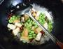油豆腐炒毛豆的做法图解6