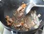 五花肉炒木耳的做法图解5