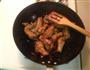 香菇腐竹焖鸡翅的做法图解5