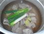 海带排骨汤的做法图解3