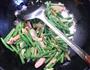 榨菜火腿肠炒带豆的做法图解8