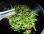 腊肉炒手撕空心菜的做法图解7