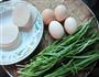 韭菜鸡蛋三角饺的做法图解1