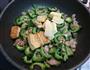 鸡蛋豆腐炒苦瓜的做法图解8