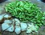 菜梗炒腊肉的做法图解1