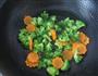西兰花烩胡萝卜的做法图解7