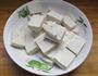 绿豆芽炒豆腐的做法图解1