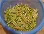 凉拌青豆芹菜的做法图解2