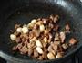 黑蒜子牛肉粒的做法图解7