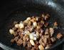 黑蒜子牛肉粒的做法图解8