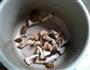 冬菇猪脚汤的做法图解2