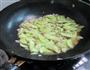 蒜片黄瓜炒肉的做法图解7