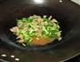 蒜苗丁炒肉的做法图解6
