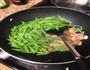 四季豆炒肉的做法图解5